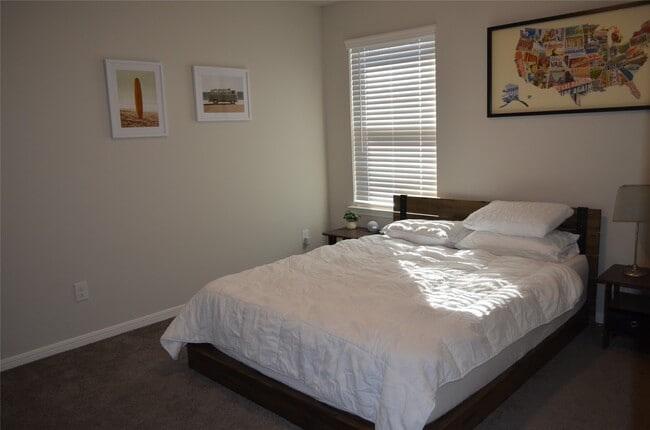 Building Photo - 27094 Grey Fox Run