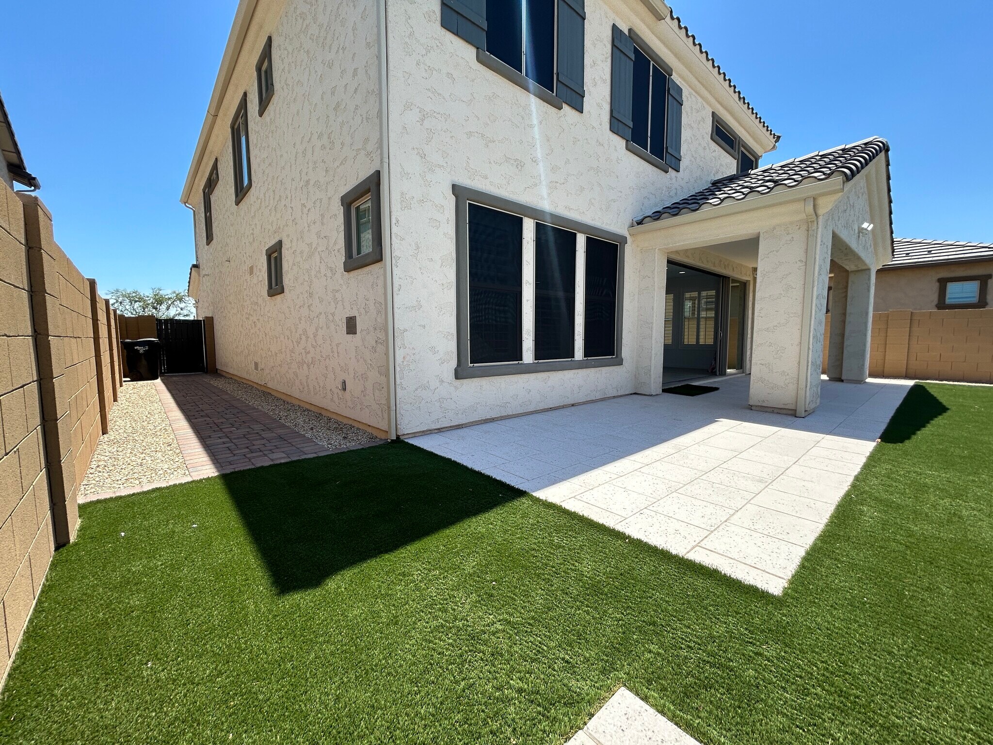 Building Photo - 4146 S Columbus Dr