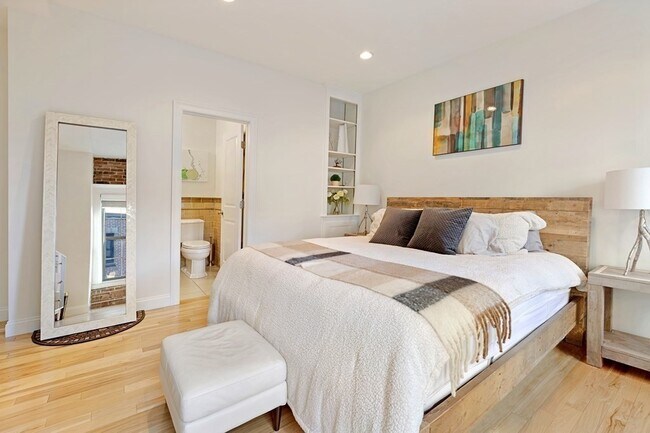 Building Photo - 99-105-105 Broad St