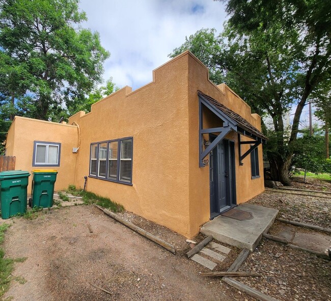 Building Photo - Cozy 2-Bed In Home in Old Colorado City an...