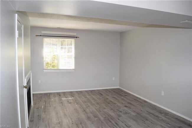 Building Photo - 12773 Woodside Ln