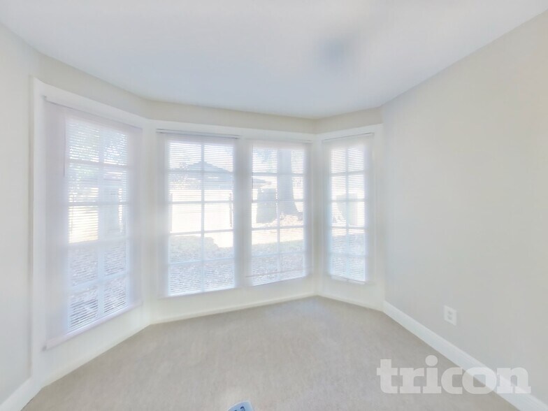 Building Photo - 1734 Alder Dr