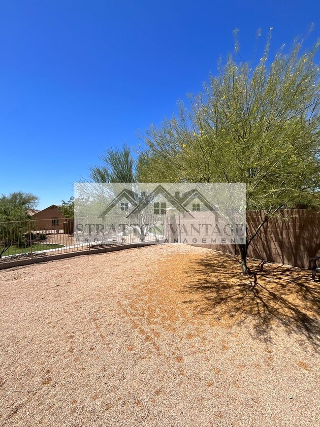 Building Photo - 24531 W Mobile Ln