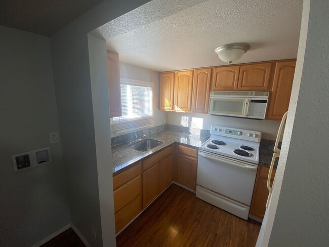 Building Photo - ***MOVE IN SPECIAL!!!*** Newly Remodeled 1...