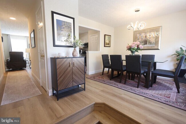 Building Photo - 1424 Falcon Nest Ct