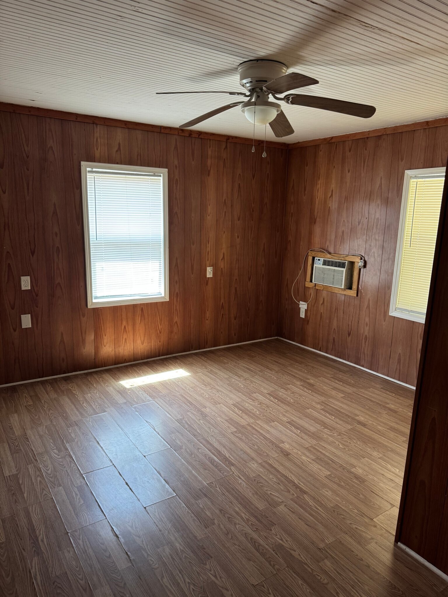 Building Photo - 2508 Gurnee Ave