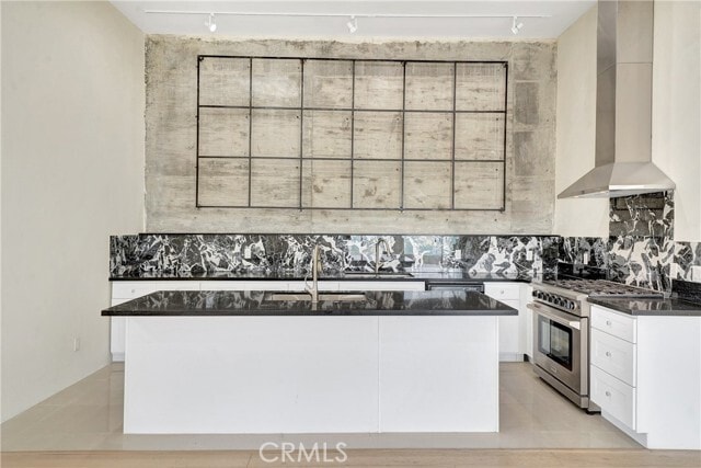 Building Photo - 3945 Evadale Dr