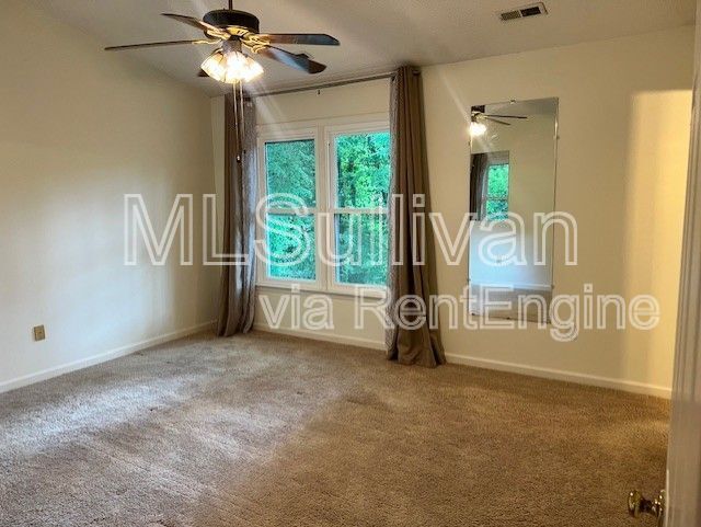 Building Photo - 105 Weathersfield Dr