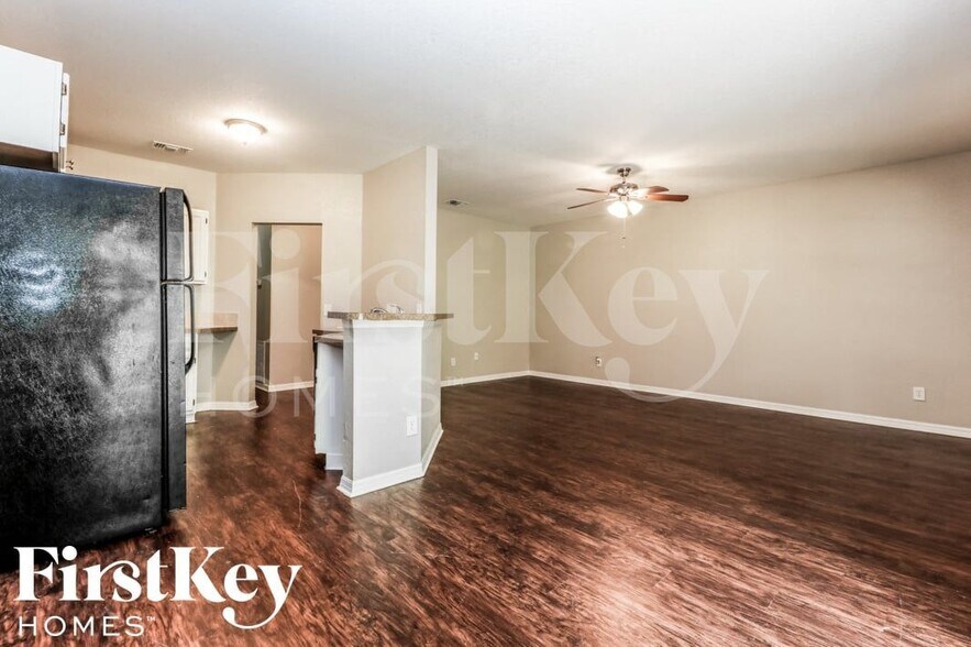 Building Photo - 2849 Peake St