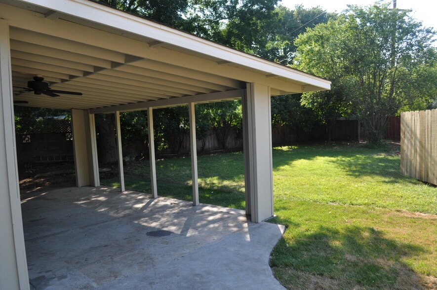 Building Photo - 786 Portal Drive