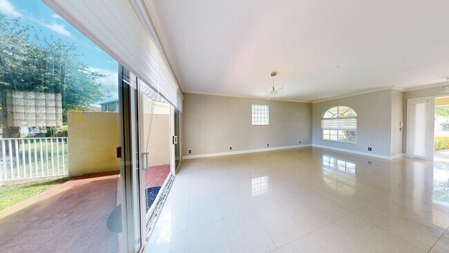 Building Photo - 113 Canterbury Pl