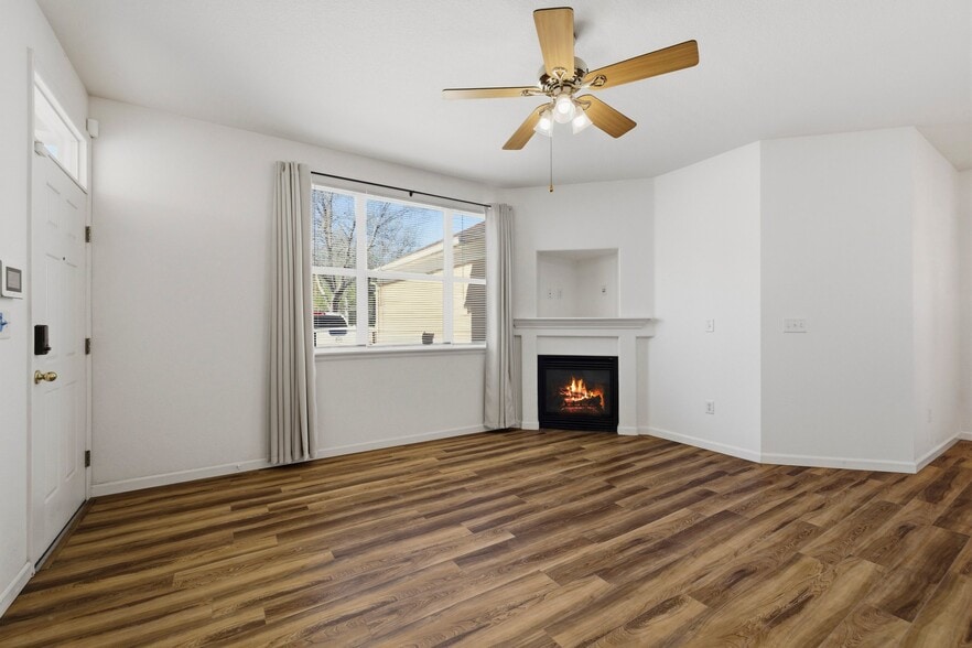 Building Photo - 1907 Grays Peak Dr