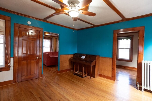 Building Photo - 4 Bedroom house conveniently located in Florence