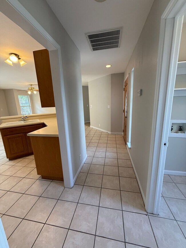 Building Photo - NEW ON MARKET