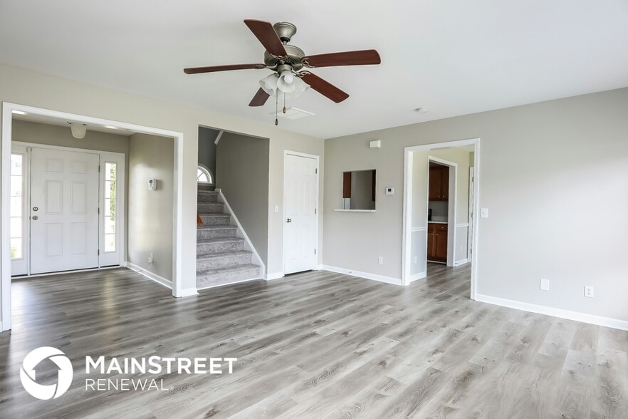 Building Photo - 1506 Hamilton Hills Dr