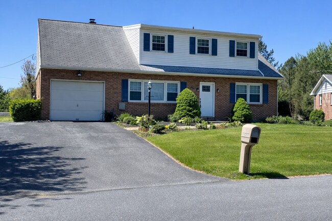 Building Photo - Spacious 4-Bedroom Home Located on a Quiet Street in Manheim Township!