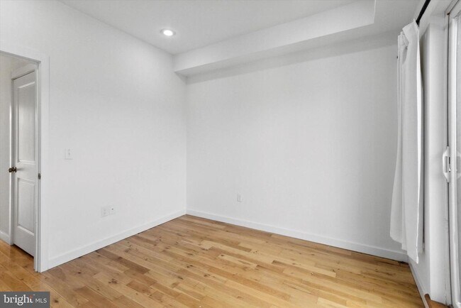 Building Photo - 1247 N 28th St
