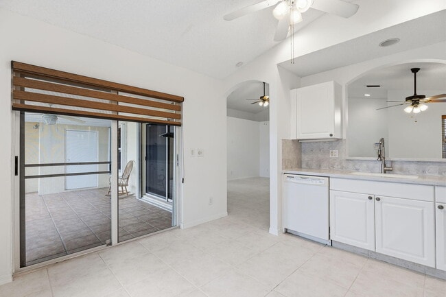 Building Photo - 3622 Coco Lake Dr