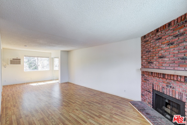 Building Photo - 6104 Cahuenga Blvd