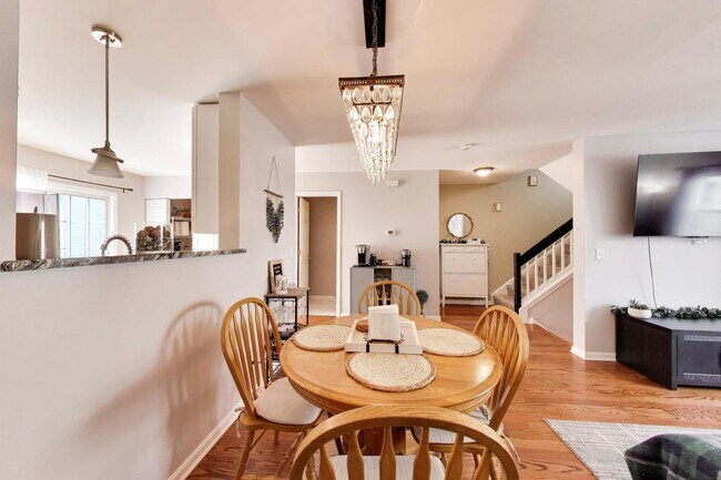 Building Photo - 590 Triumph Ct