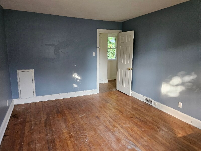 Building Photo - 8919 Hillslope Dr