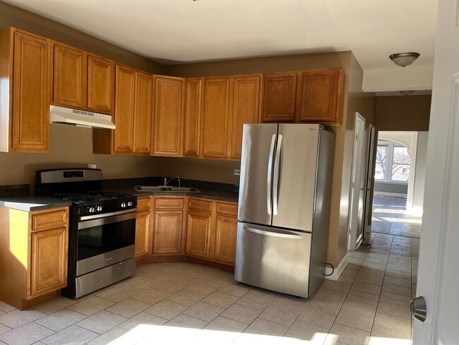 Building Photo - 1451 N Massasoit Ave