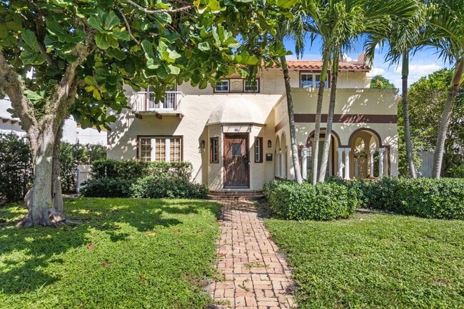 Building Photo - 419 30th St