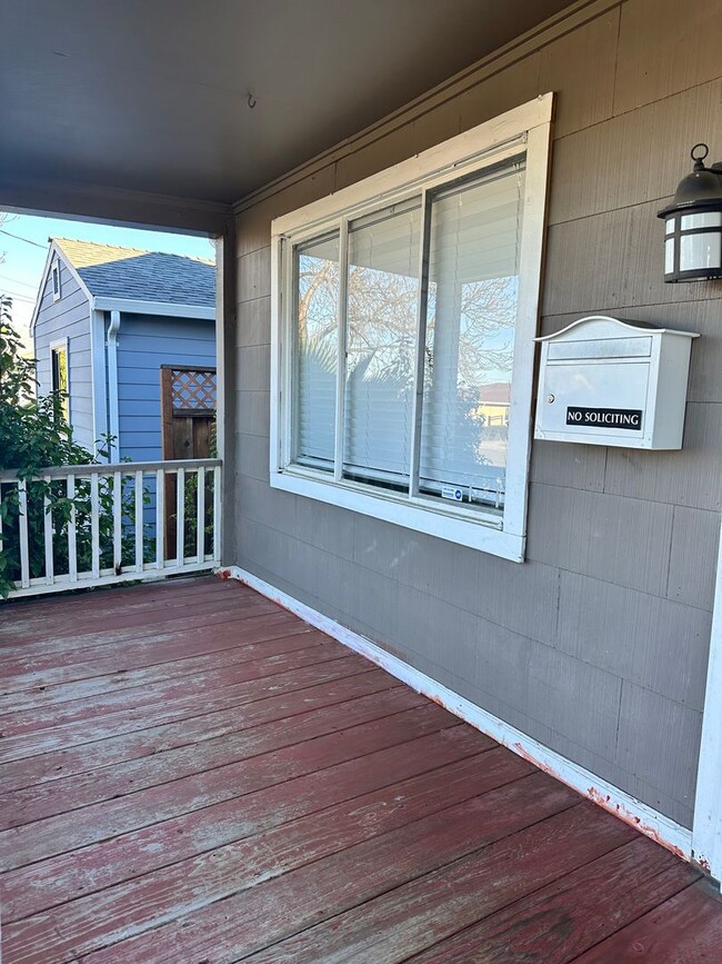 Building Photo - Cute Northside Bungalow