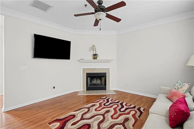 Building Photo - 102 Weatherstone Square Dr