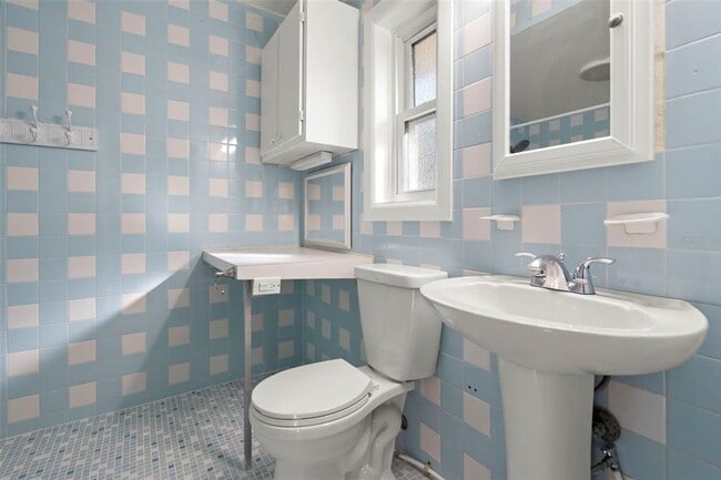 Building Photo - 78 Lexington Dr