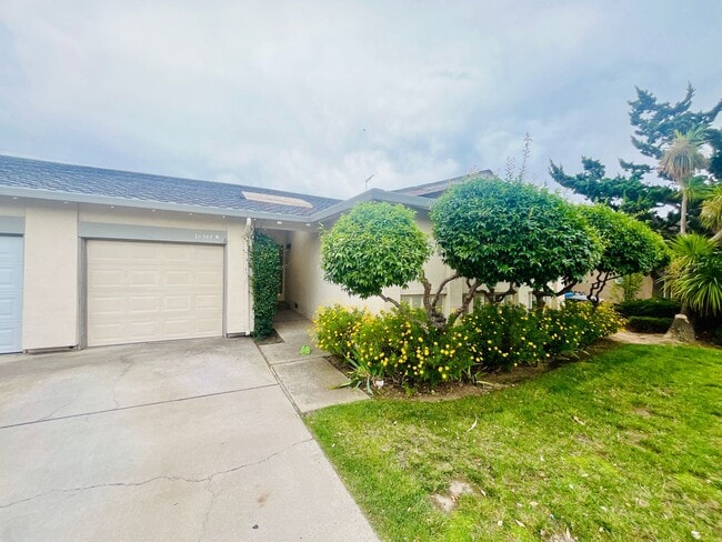 Primary Photo - 10344 Vista Dr