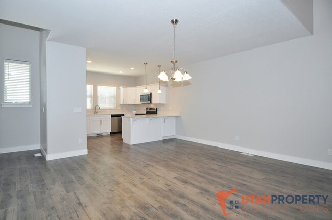 Building Photo - 13012 S Oberon Ln