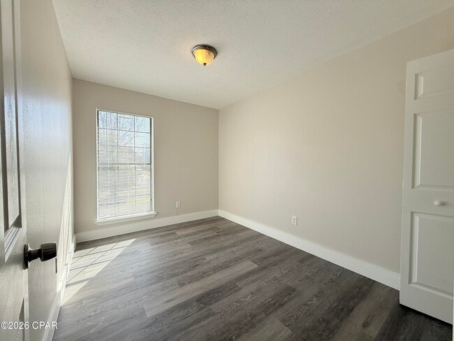 Building Photo - 6615 Enzor St