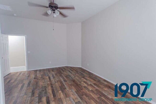 Building Photo - Stunning 3-Bedroom Home in OKC with Modern...