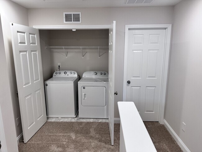 Building Photo - 175 Loren Rd