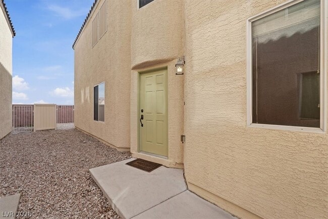 Building Photo - 8160 Royal Arches St