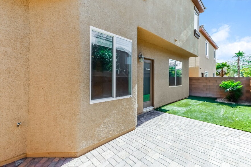 Building Photo - 9301 Euphoria Rose Ave