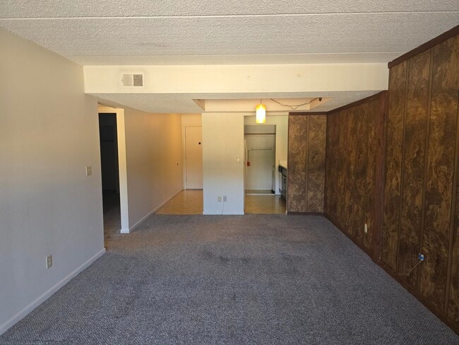 Building Photo - 209 W Miracle Strip Pkwy