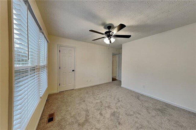 Building Photo - 989 Madison Terrace NW