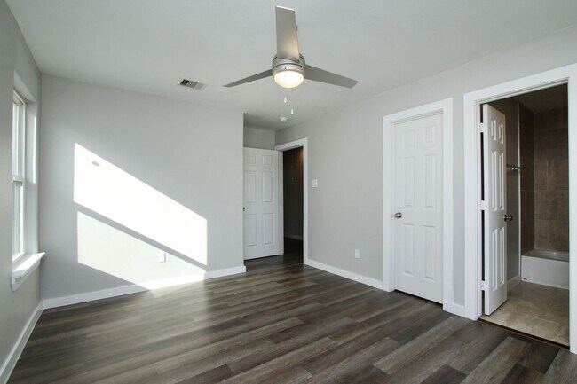 Building Photo - 5709 Breland St