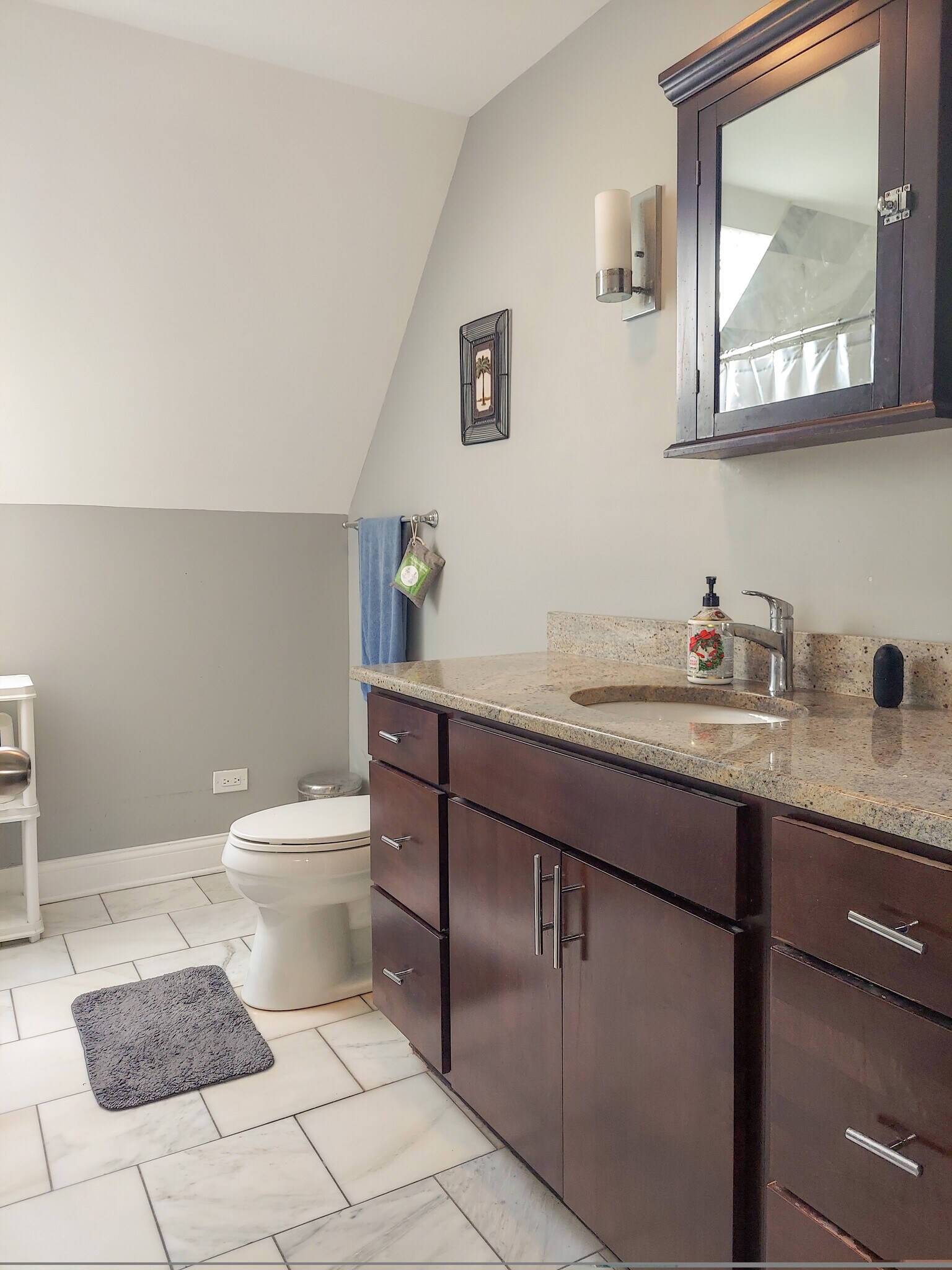 Building Photo - 1832 W Addison St