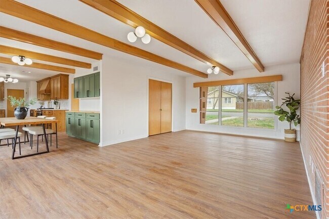 Building Photo - 2305 N 15th St