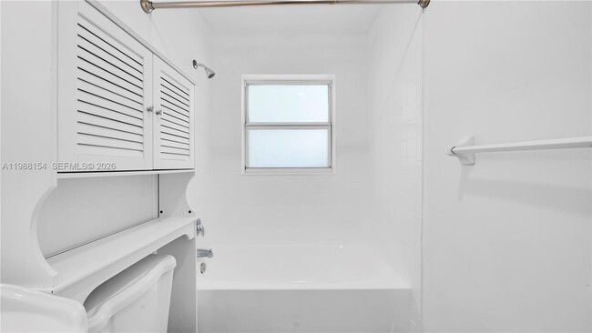 Building Photo - 10575 La Placida Dr