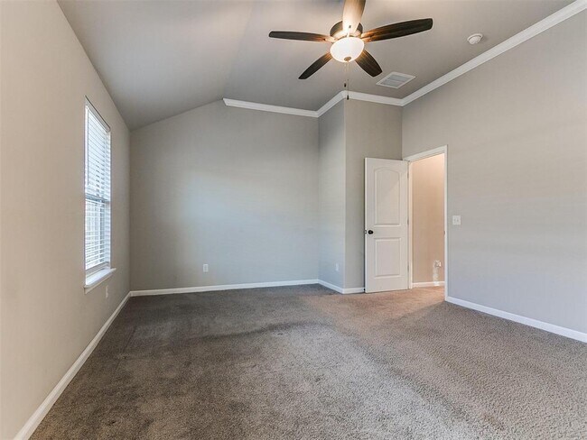 Building Photo - 1751 Huntington Ct