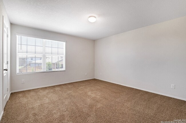 Building Photo - 2850 Lindenwood Run