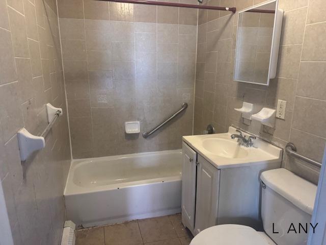 Building Photo - 3 bedroom in BRONX NY 10458