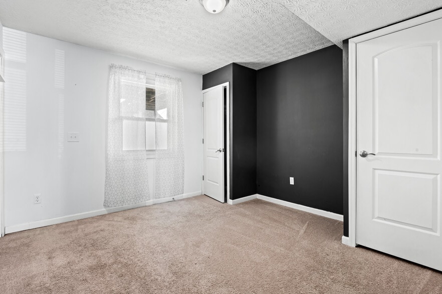 Building Photo - 6069 Northbend Dr