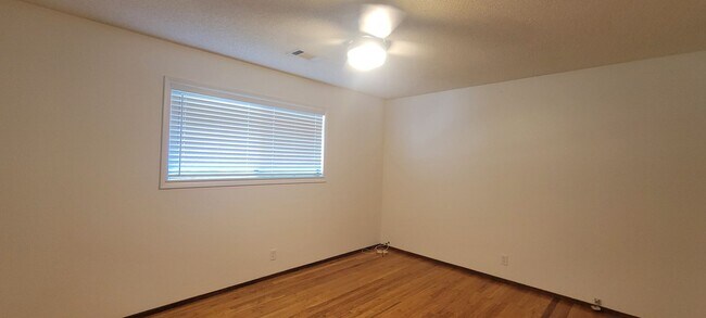 Building Photo - Great Palo Cedro Neighborhood