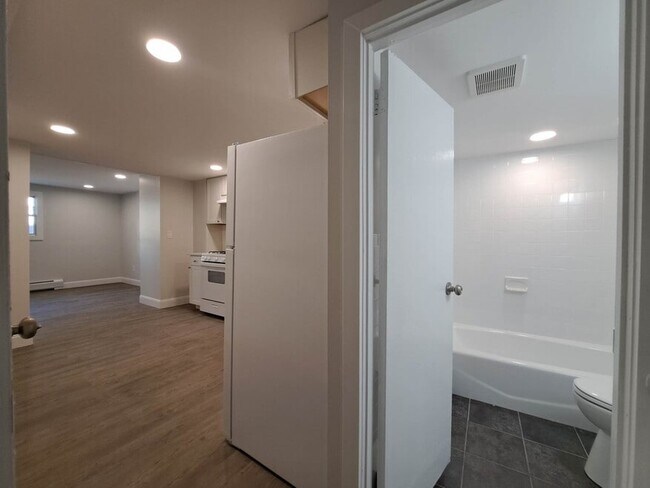 Building Photo - 6304 Liebig Ave