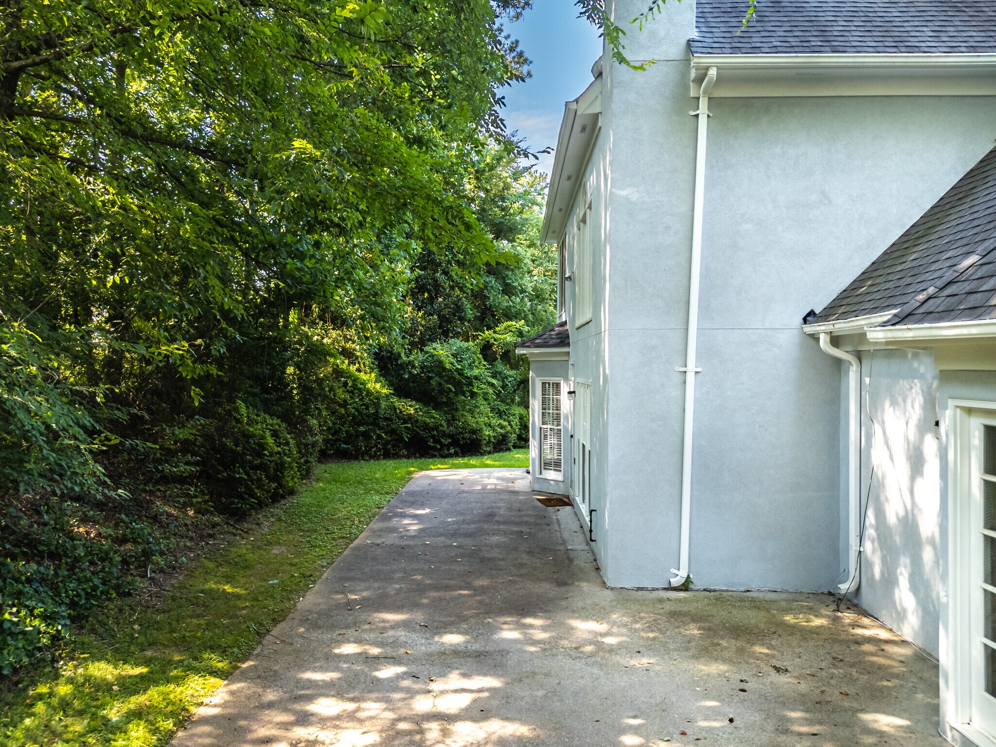 Building Photo - 1050 Shady Valley Pl NE